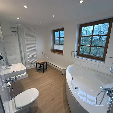 Lassen Hof 01 Bienenstock Brodersby-Goltoft